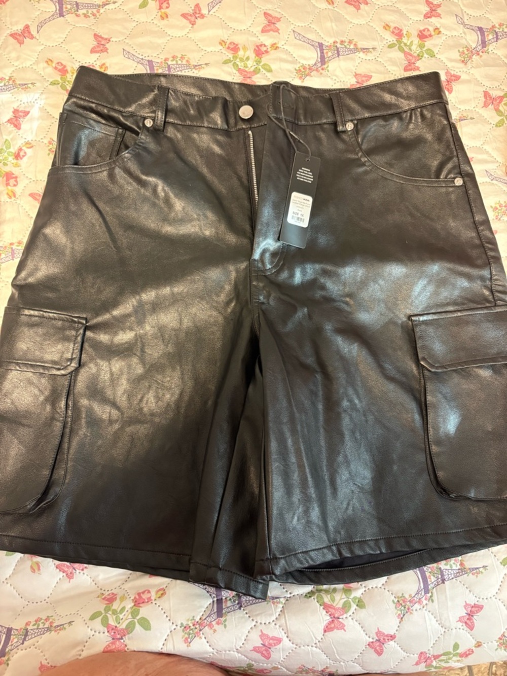Fashion Nova Women's Black Faux Leather Cargo Shorts